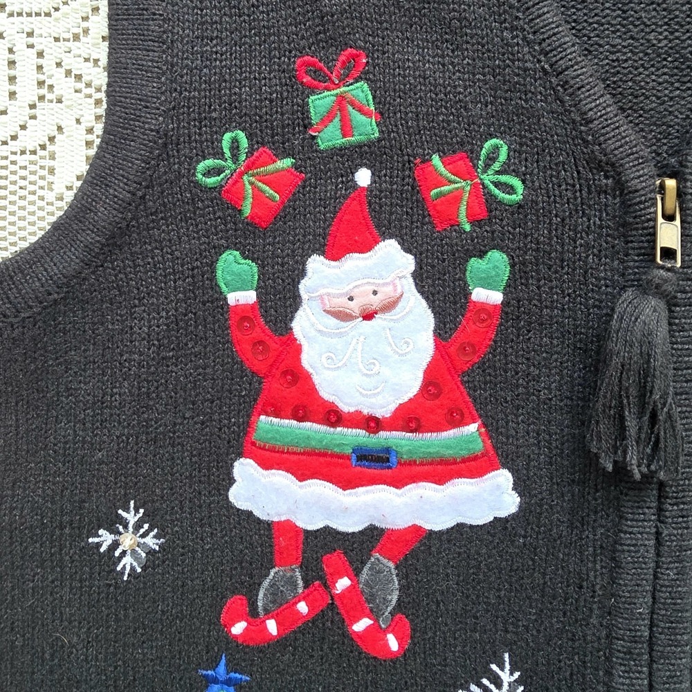 Bobbie Brooks Christmas Sweater Vest Santa Size S Black Santa Claus Embroidered - Picture 8 of 9